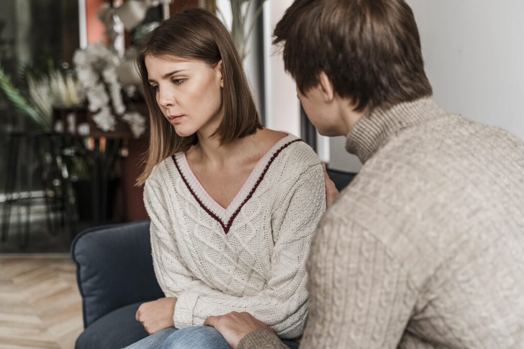 Signs of trauma bonding in toxic relationships